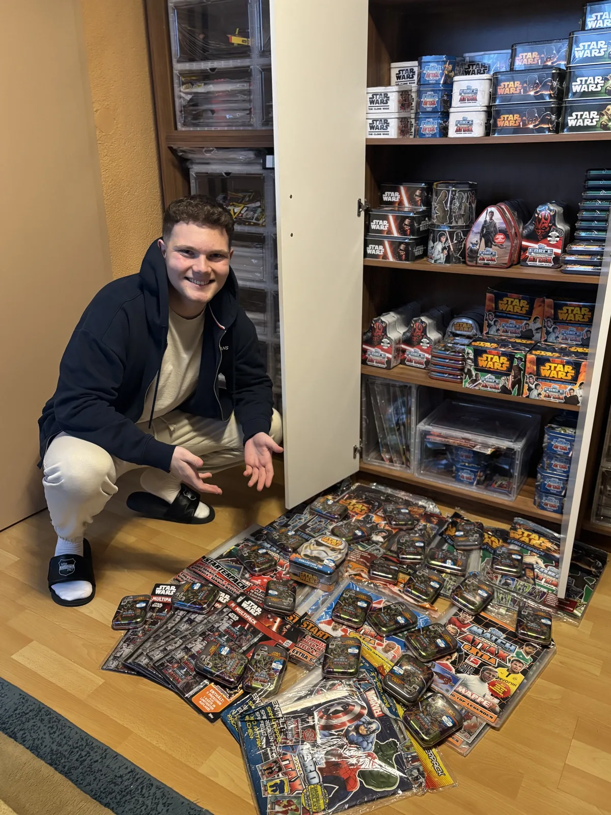 Star-Wars-Schrank voller Tins und frisch sortierte Funde